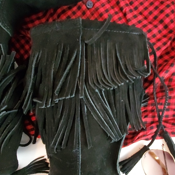 Minnetonka black suede 2 layer fringe boots size 5 - Picture 4 of 8